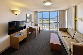 Cairns Harbourside Hotel