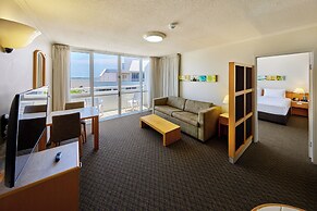 Cairns Harbourside Hotel
