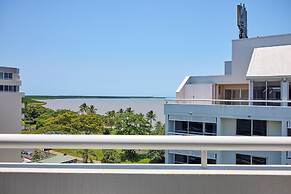 Cairns Harbourside Hotel