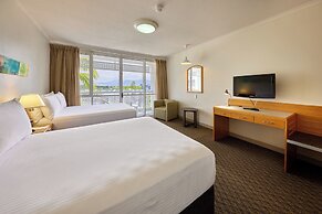 Cairns Harbourside Hotel
