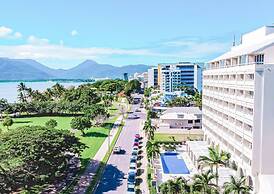 Cairns Harbourside Hotel