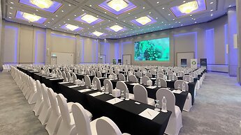 Crowne Plaza Bahrain by IHG