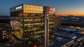 Sheraton Westport Chalet Hotel St. Louis