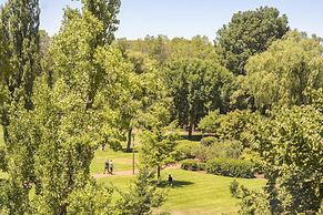 Crowne Plaza Canberra by IHG