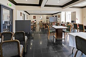 OYO The Baltimore Hotel