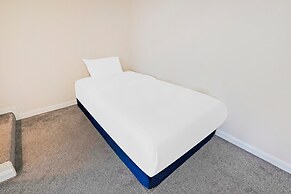 OYO The Baltimore Hotel