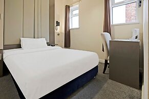 OYO The Baltimore Hotel