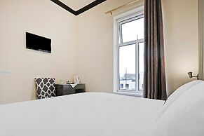 OYO The Baltimore Hotel