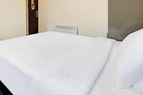 OYO The Baltimore Hotel