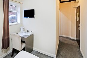 OYO The Baltimore Hotel
