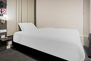OYO The Baltimore Hotel