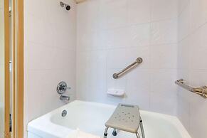 Ramada by Wyndham Coquitlam