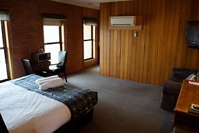 Bakery Hill Motel