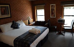 Bakery Hill Motel