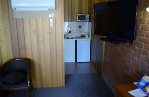 Bakery Hill Motel