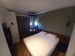 ibis Orange Centre Echangeur A7 A9