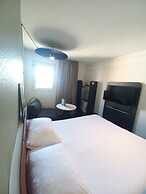 ibis Orange Centre Echangeur A7 A9