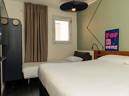 ibis Orange Centre Echangeur A7 A9