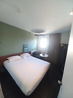 ibis Orange Centre Echangeur A7 A9