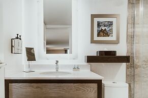 Crowne Plaza Fredericton-Lord Beaverbrook by IHG