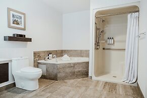 Crowne Plaza Fredericton-Lord Beaverbrook by IHG