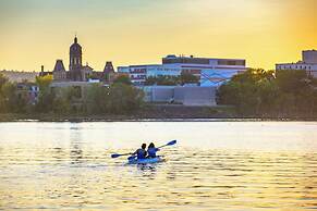 Crowne Plaza Fredericton-Lord Beaverbrook by IHG