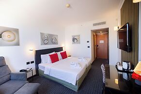 Grand Beach Hotel