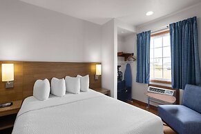Days Inn by Wyndham Kill Devil Hills Oceanfront - Wilbur