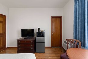 Days Inn by Wyndham Kill Devil Hills Oceanfront - Wilbur