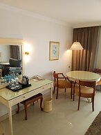 Cairo Pyramids Hotel