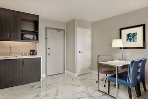Embassy Suites by Hilton Montreal Airport