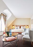 Plaza Tour Eiffel Hotel
