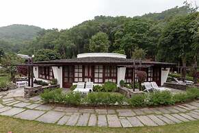 Fish Tail Lodge