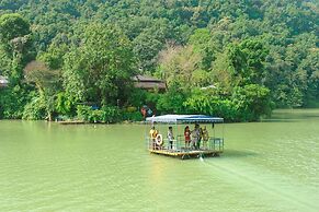 Fish Tail Lodge