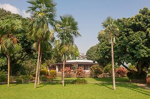 Fish Tail Lodge