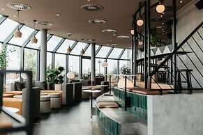 Wasserturm Hotel Cologne, Curio Collection by Hilton
