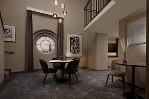 Wasserturm Hotel Cologne, Curio Collection by Hilton