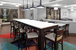 Holiday Inn Express Newark Airport Elizabeth by IHG