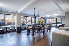 Holiday Inn Express Newark Airport Elizabeth by IHG