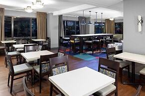 Holiday Inn Express Newark Airport Elizabeth by IHG