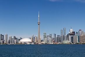 Holiday Inn Toronto Downtown Centre by IHG