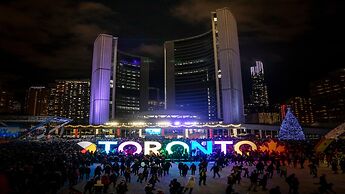 Holiday Inn Toronto Downtown Centre by IHG