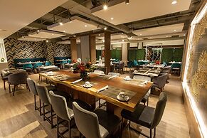 Holiday Inn Toronto Downtown Centre by IHG