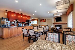SureStay Plus Hotel By Best Western Salmon Arm