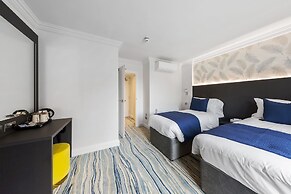 Commodore Hotel