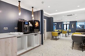 Commodore Hotel