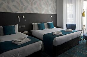 Commodore Hotel