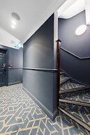 Commodore Hotel