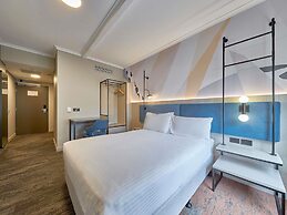 ibis Perth