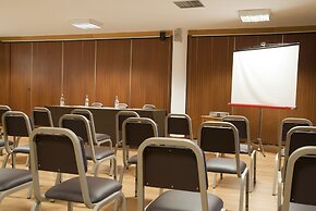 Hotel Rainha D. Amelia, Arts & Leisure
